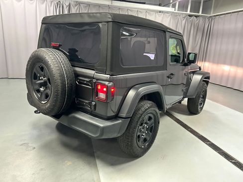 Used 2024 Jeep Wrangler Sport AWD/4WD image 7