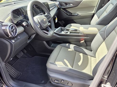 New 2026 Chevrolet Equinox LT w/ Convenience Package II image 4