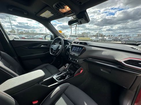 Used 2022 Chevrolet TrailBlazer RS w/ Sun and Liftgate Package image 28