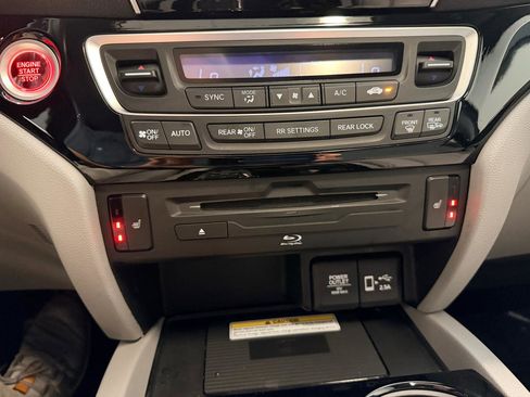 Used 2021 Honda Pilot Touring image 48