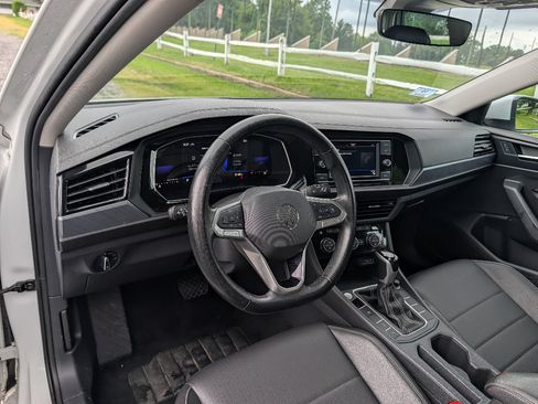Used 2023 Volkswagen Jetta SE FWD image 20