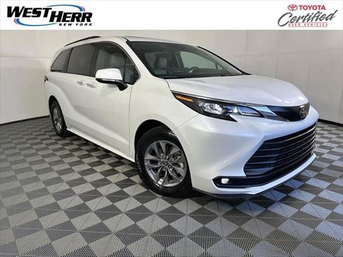 Certified 2026 Toyota Sienna XLE FWD image 1