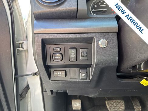 Used 2017 Toyota Tundra SR5 w/ SR5 Upgrade Package AWD/4WD image 19