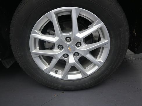 Used 2023 Chevrolet Equinox LS FWD image 10