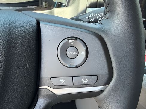 Used 2023 Honda Odyssey EX-L image 18