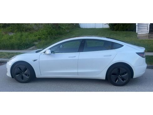 Used 2019 Tesla Model 3 Standard Range Plus RWD image 2
