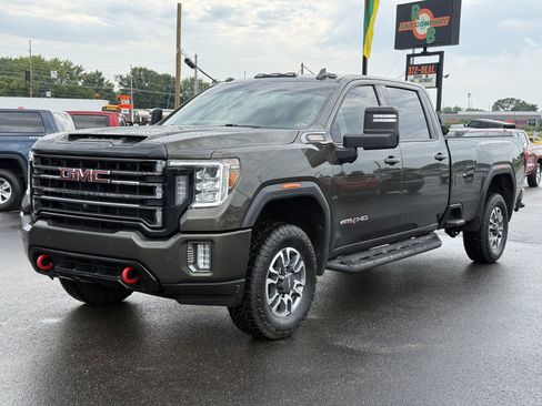 Used 2022 GMC Sierra 2500 AT4 w/ AT4 Preferred Package AWD/4WD image 4