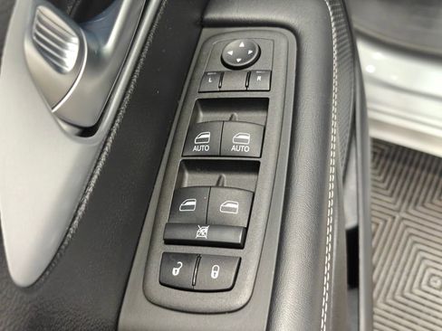 Used 2022 Chrysler Pacifica Touring-L w/ S Appearance Package image 55