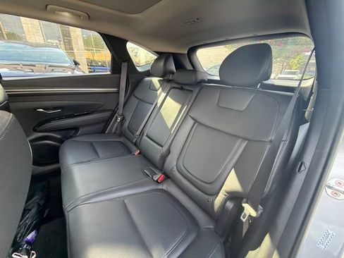 Certified 2022 Hyundai Tucson Limited AWD/4WD image 11