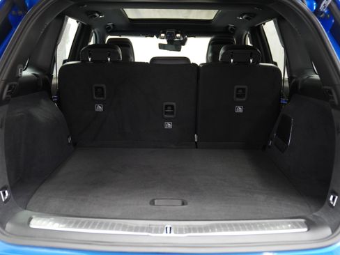 Used 2023 Jeep Grand Cherokee Overland w/ Advanced Protech Group III image 8