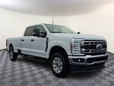 Used 2024 Ford F250 XLT image 1
