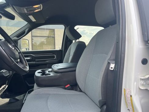 Used 2024 RAM 3500 Big Horn image 23