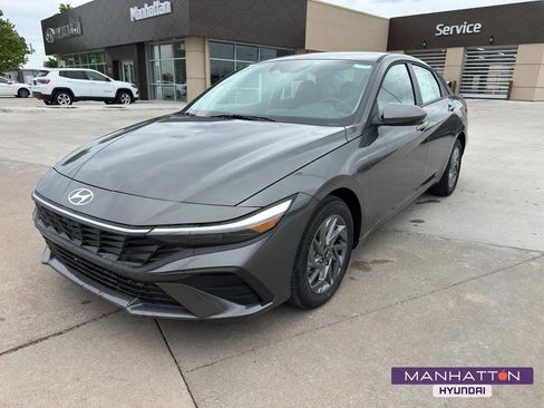 New 2026 Hyundai Elantra Hybrid FWD image 1