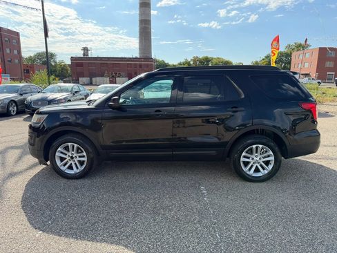 Used 2016 Ford Explorer 4WD image 3