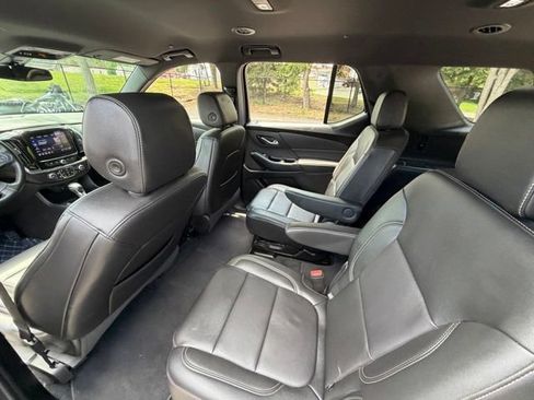 Used 2023 Chevrolet Traverse LT AWD/4WD image 23