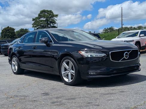 Used 2018 Volvo S90 T5 Momentum w/ Convenience Package AWD/4WD image 3