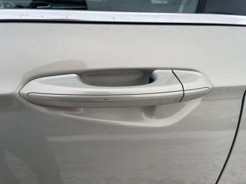 Used 2015 Ford Fusion SE image 12