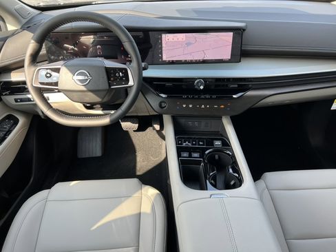 Certified 2025 Nissan Murano SL w/ Cargo Package image 3