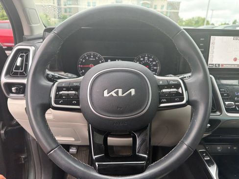 Used 2023 Kia Sorento S w/ Panoramic Sunroof Package AWD/4WD image 13