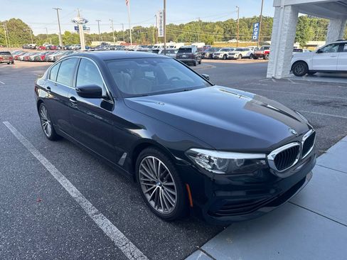 Used 2019 BMW 530i w/ Convenience Package RWD image 2