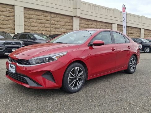 Used 2023 Kia Forte LXS image 1