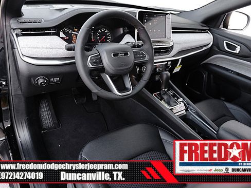 New 2026 Jeep Compass Latitude image 10