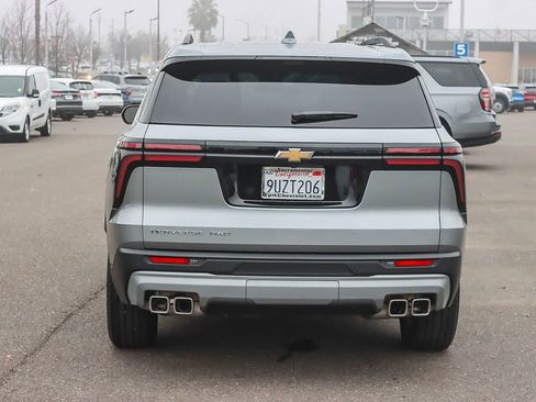 Used 2026 Chevrolet Traverse LT w/ Driver Confidence Package image 3