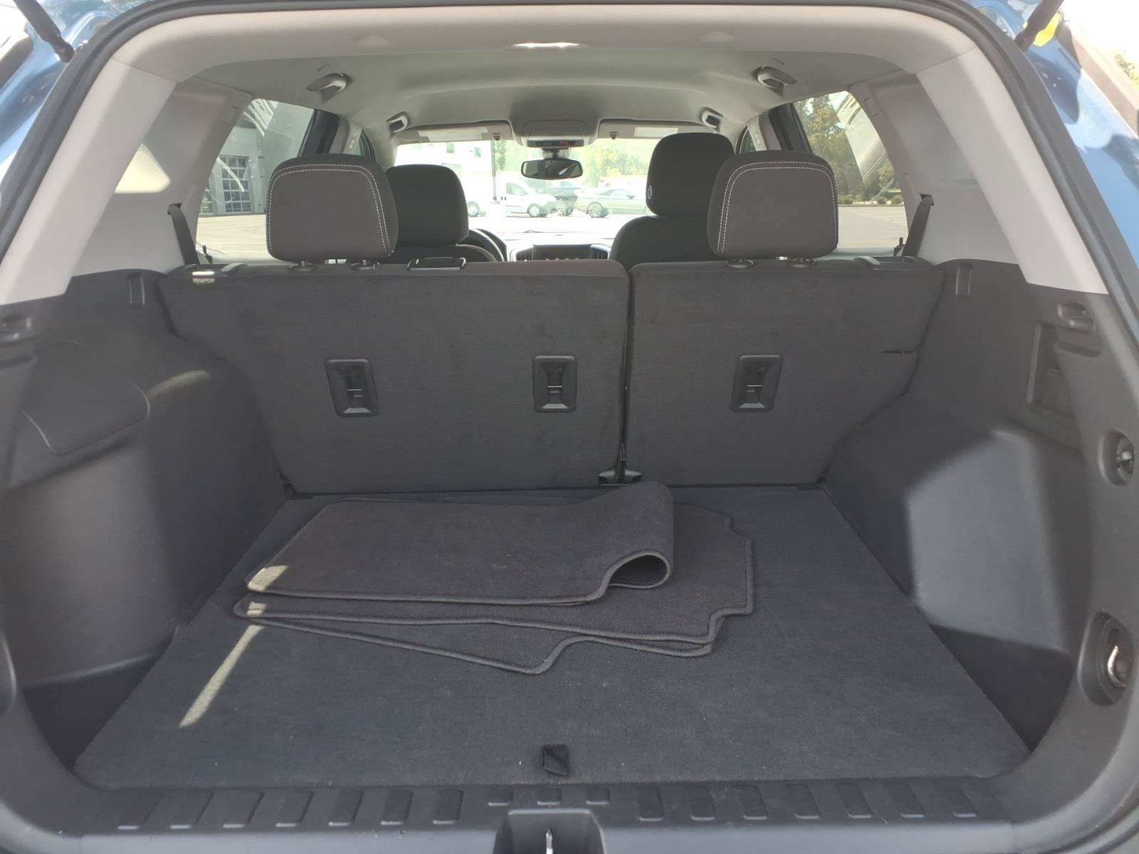 Used 2024 GMC Terrain SLE FWD image 27