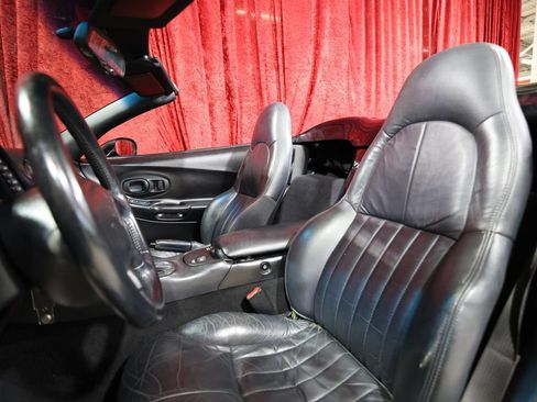 Used 2002 Chevrolet Corvette Convertible RWD image 14