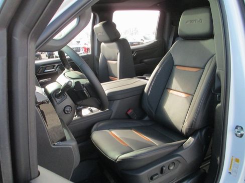 New 2026 GMC Sierra 1500 AT4 w/ AT4 Premium Package image 12