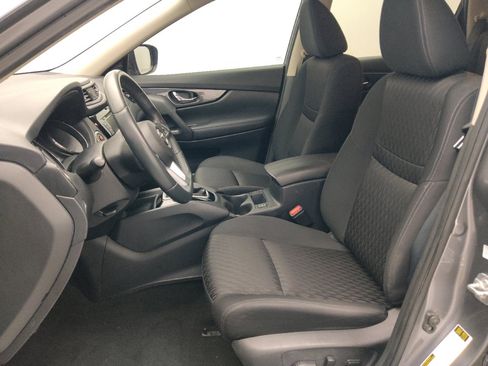 Used 2018 Nissan Rogue SV w/ Premium Package FWD image 17