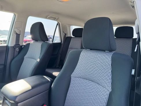 Used 2020 Toyota 4Runner SR5 AWD/4WD image 27