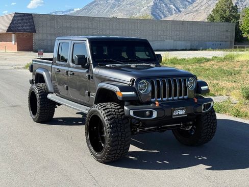 Used 2020 Jeep Gladiator Overland w/ LED Lighting Group AWD/4WD image 2