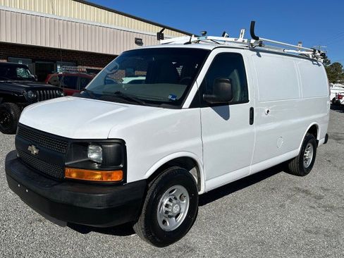 Used 2015 Chevrolet Express 2500 image 3