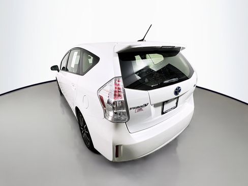 Used 2013 Toyota Prius V Five image 8