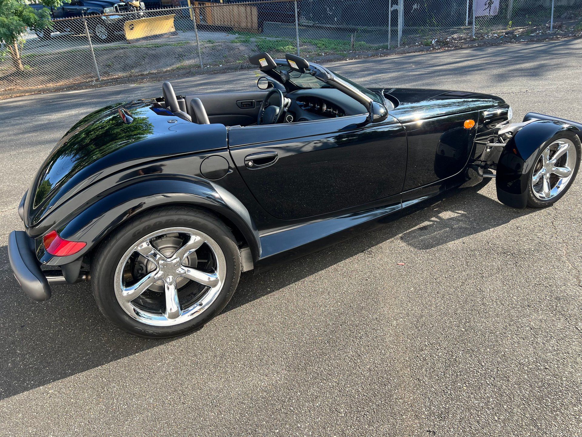 Used 1999 Plymouth Prowler RWD image 10