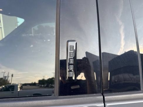 Used 2018 Ford F150 XLT w/ Equipment Group 302A Luxury AWD/4WD image 22