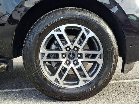 Certified 2025 Ford Expedition Active image 8