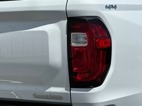 New 2025 GMC Canyon Elevation w/ Convenience Package image 7