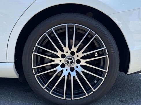 Used 2024 Mercedes-Benz C 300 4MATIC Sedan image 11