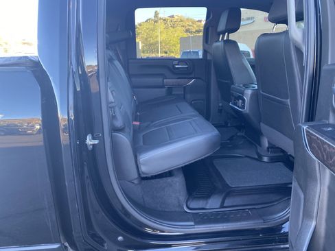 Used 2022 GMC Sierra 3500 Denali w/ Denali Black Diamond Edition image 21