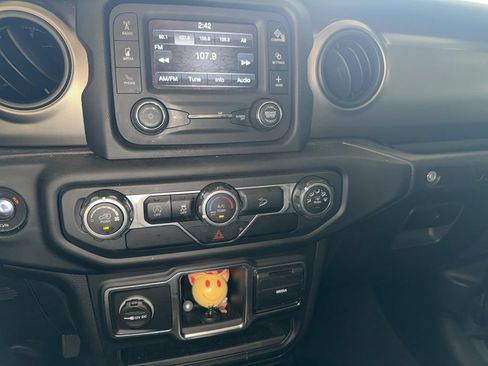 Used 2019 Jeep Wrangler Sport AWD/4WD image 14
