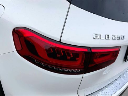 Used 2022 Mercedes-Benz GLB 250 image 27
