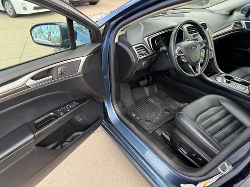 Used 2019 Ford Fusion SEL image 12