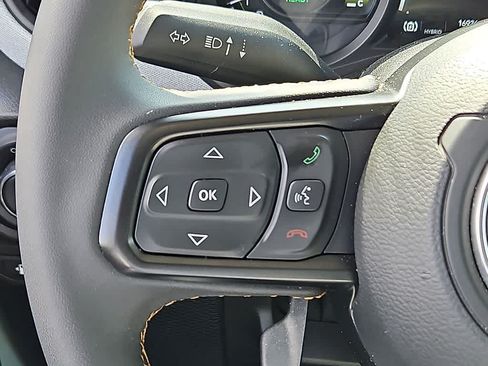 Used 2024 Jeep Wrangler Unlimited AWD/4WD image 19