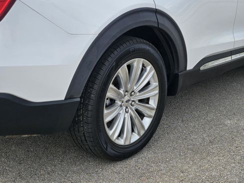 Used 2021 Ford Explorer Limited w/ Equipment Group 301A image 8