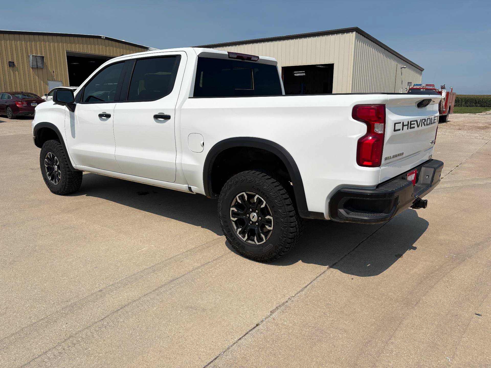 Used 2022 Chevrolet Silverado 1500 ZR2 AWD/4WD image 4