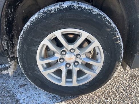 Used 2023 Chevrolet Suburban LT image 9