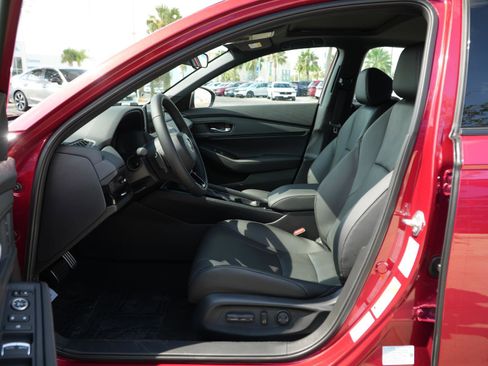 Used 2025 Honda Accord Sport image 16