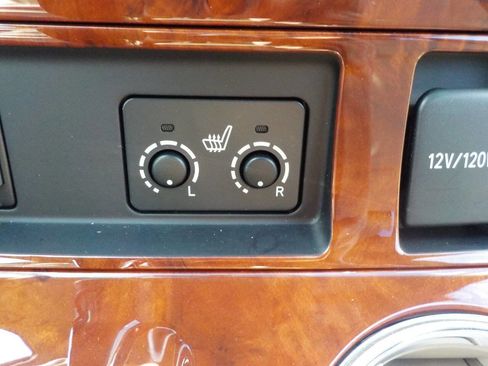 Used 2012 Toyota Highlander Limited w/ Tow Pkg image 19